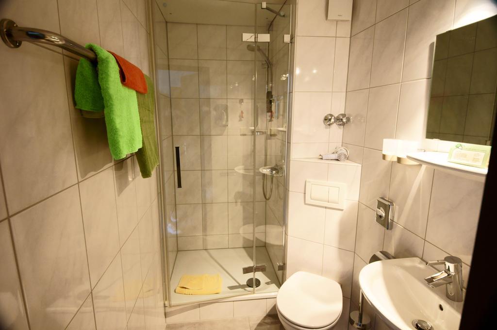 Hotel Waldparkstube บาด ชึนบอร์น ภายนอก รูปภาพ