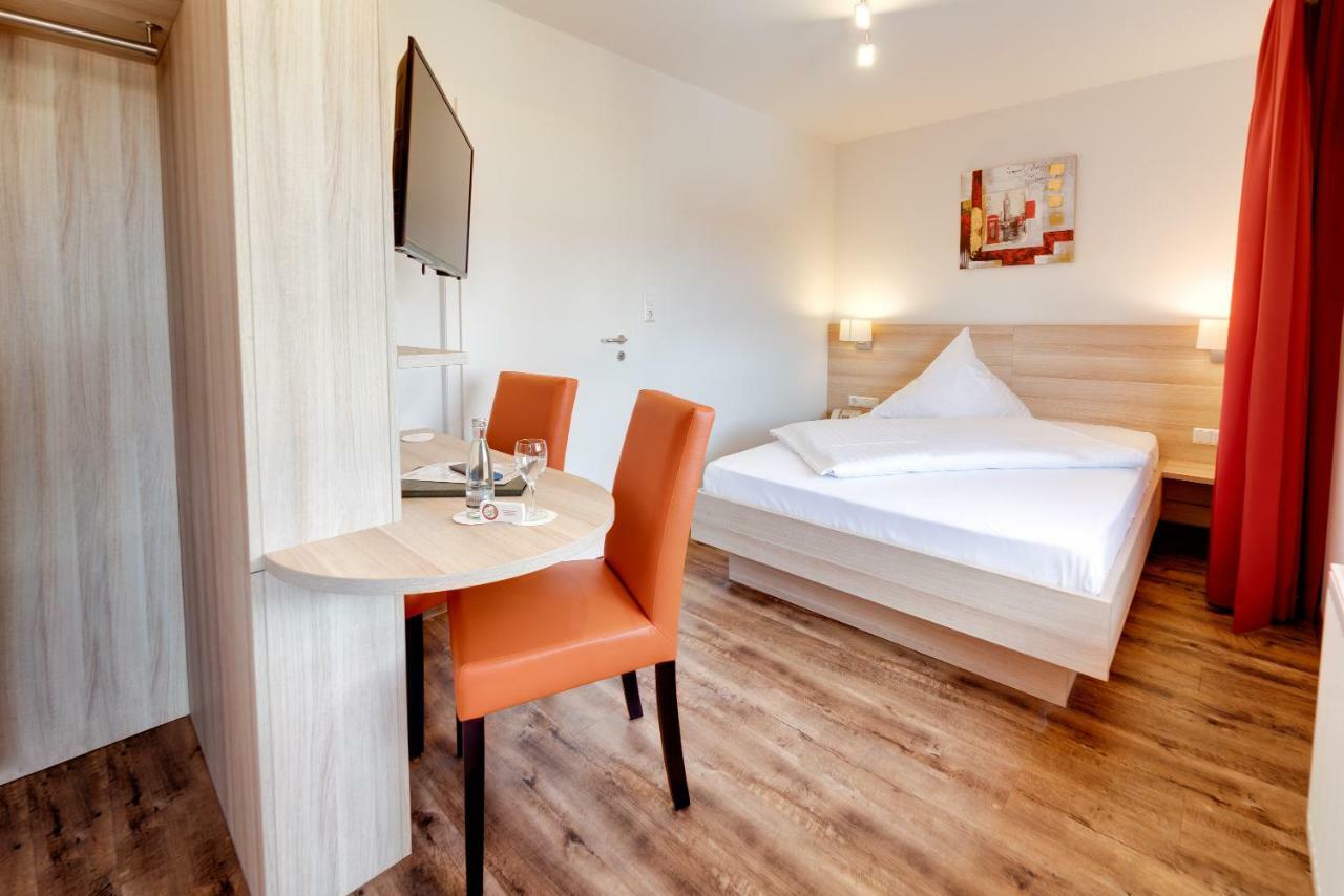 Hotel Waldparkstube บาด ชึนบอร์น ภายนอก รูปภาพ